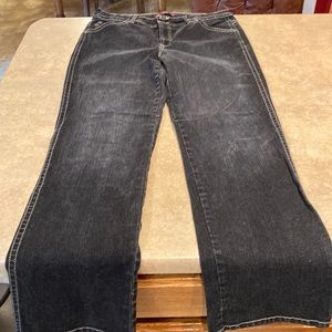 Womens Gloria Vanderbilt jeans size 14 inseam measures about 31”